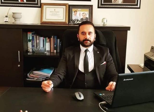 Kayseri'de polis memurunu darbeden AK Partili ilçe başkanı tutuklanarak cezaevine gönderildi Kayseri'de polis memurunu darbeden AK Partili ilçe başkanı tutuklanarak cezaevine gönderildi