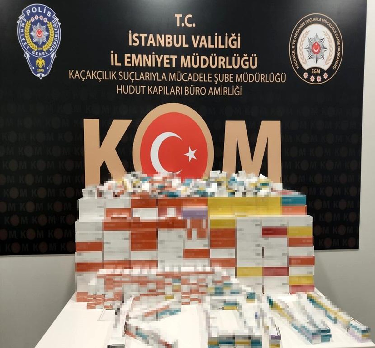 KKTC\'den İstanbul\'a gelen yolcuların valizlerinden kaçak tütün ürünleri çıktı