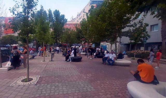 Kuşadası'nda 15 dakika arayla meydana gelen iki deprem vatandaşları sokağa döktü