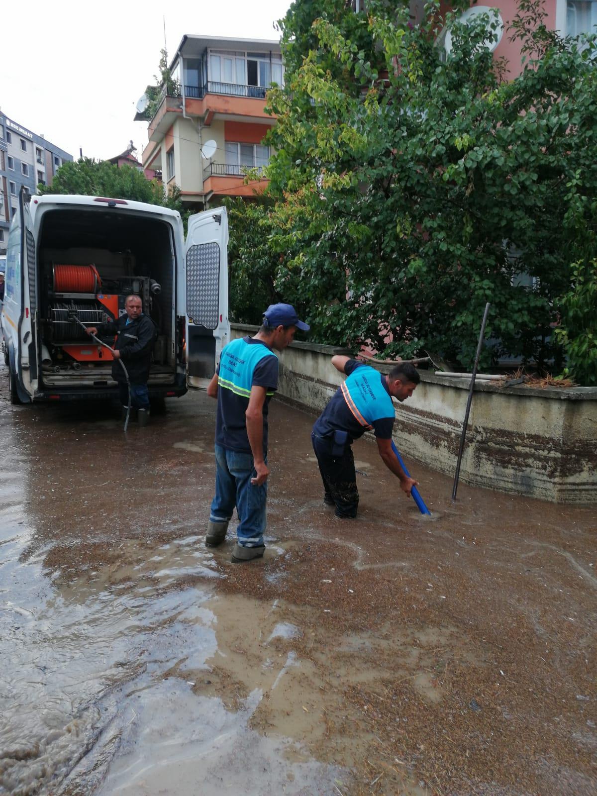 Manisa\'da sağanak hayatı olumsuz etkiledi