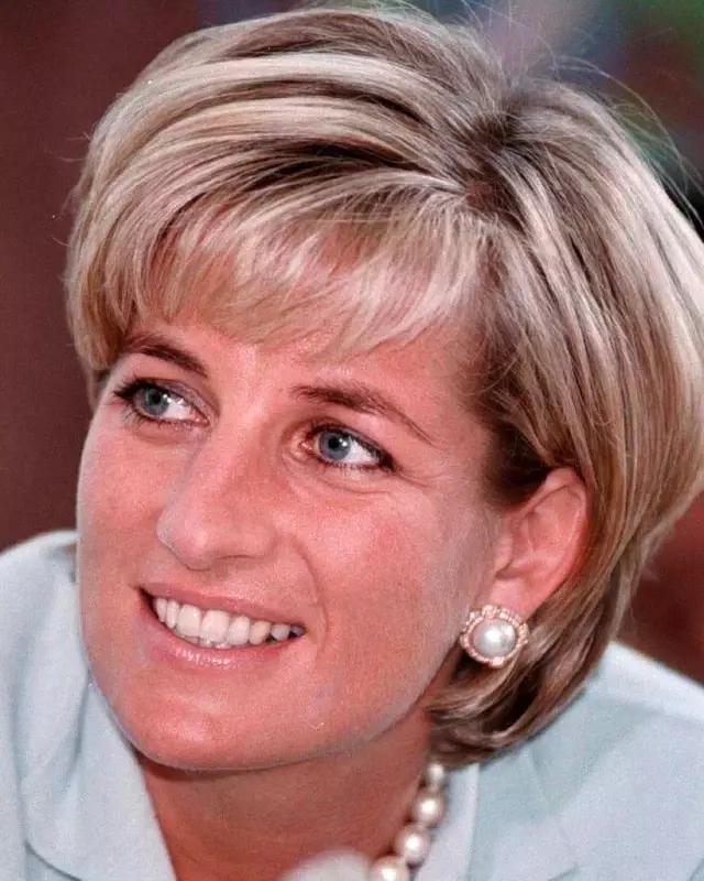 Prenses Diana: Ölümünün 25. yılında fotoğraflarla Diana'nın yaşamı