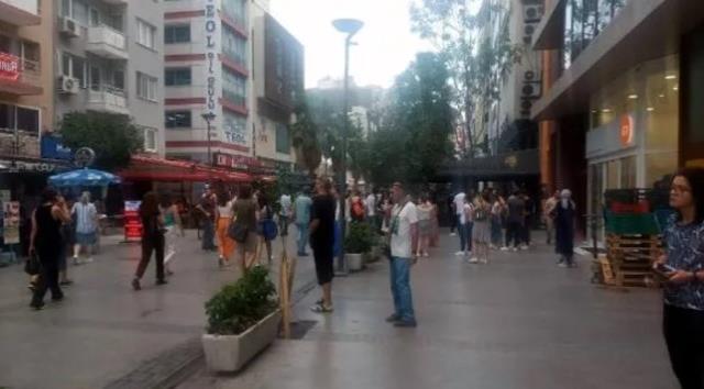 Son Dakika! Ege Denizi'nde 15 dakika arayla iki sarsıntı! Kuşadası açıları 4.7 ve 5.1 ile sallandı Son Dakika! Ege Denizi'nde 15 dakika arayla iki sarsıntı! Kuşadası açıları 4.7 ve 5.1 ile sallandı