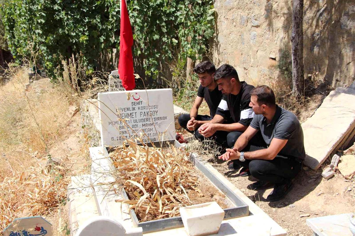 Teröristler tarafından 5 yıl önce şehit edilen Mehmet Paksoy mezarı başında anıldı