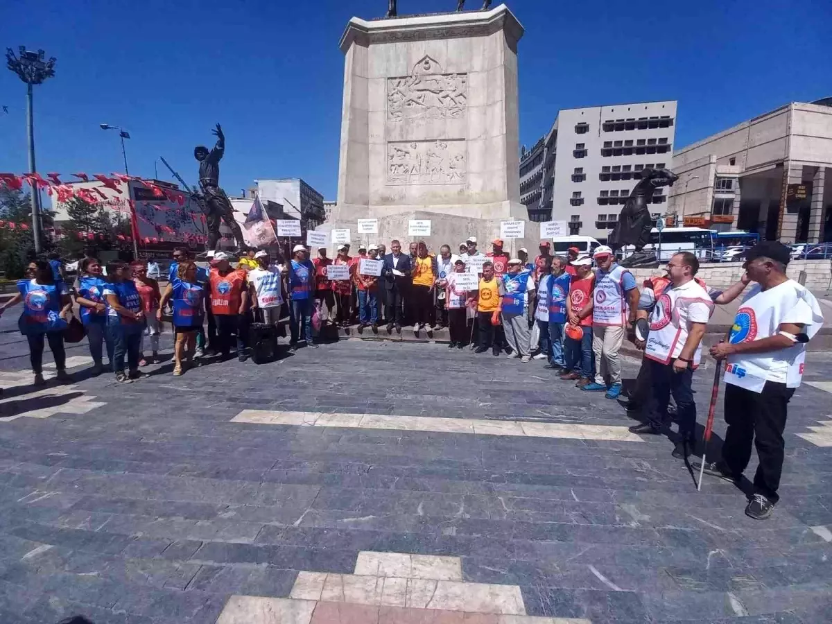 Türk Eğitim-Sen Ankara 1 No\'lu Şube Başkanı İbrahim Çömez: "Maaş promosyonları güncellensin"