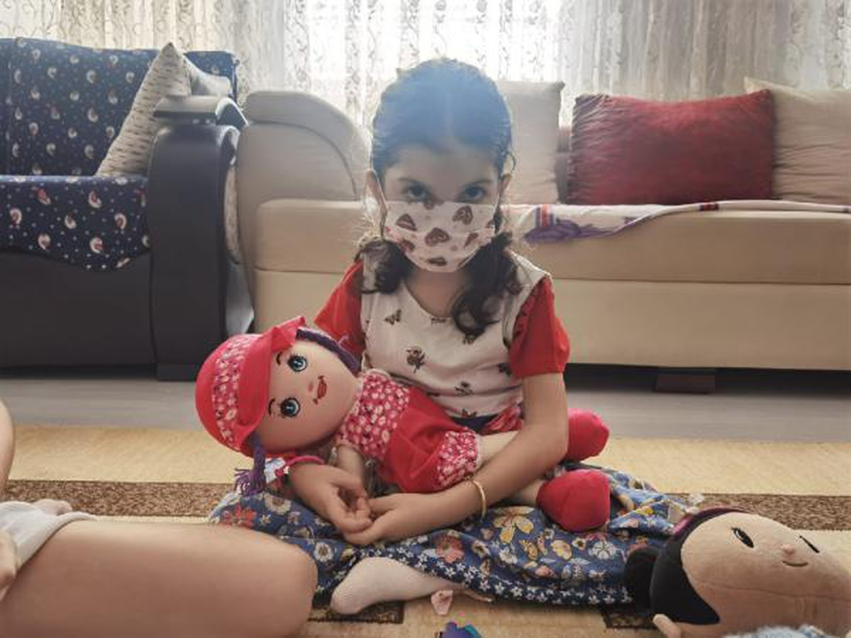 Asel\'in karaciğeri ile yaşama bağlanan Nisanur\'a 6 ay sokak yasak