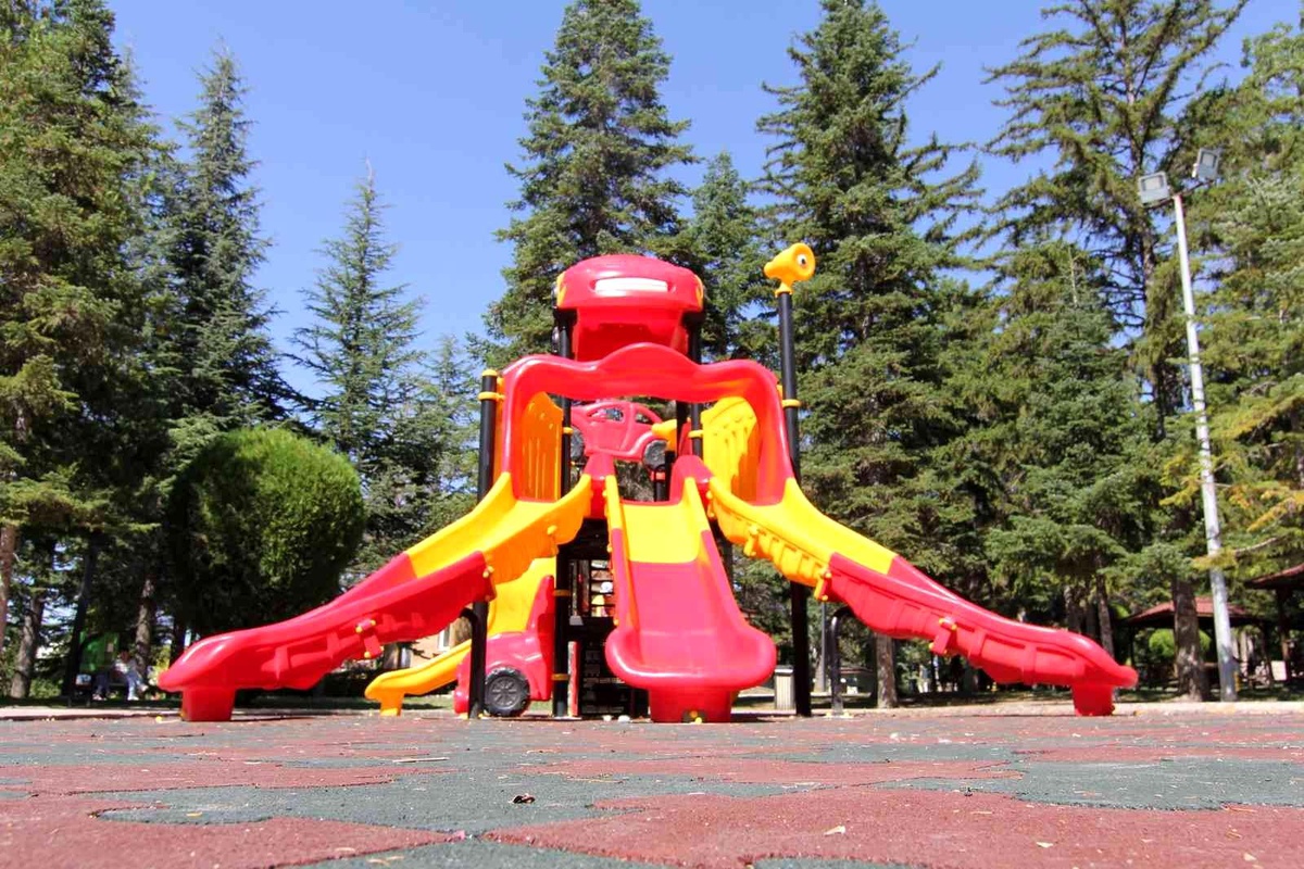 Çorum\'da park ve yürüyüş yolları yenileniyor