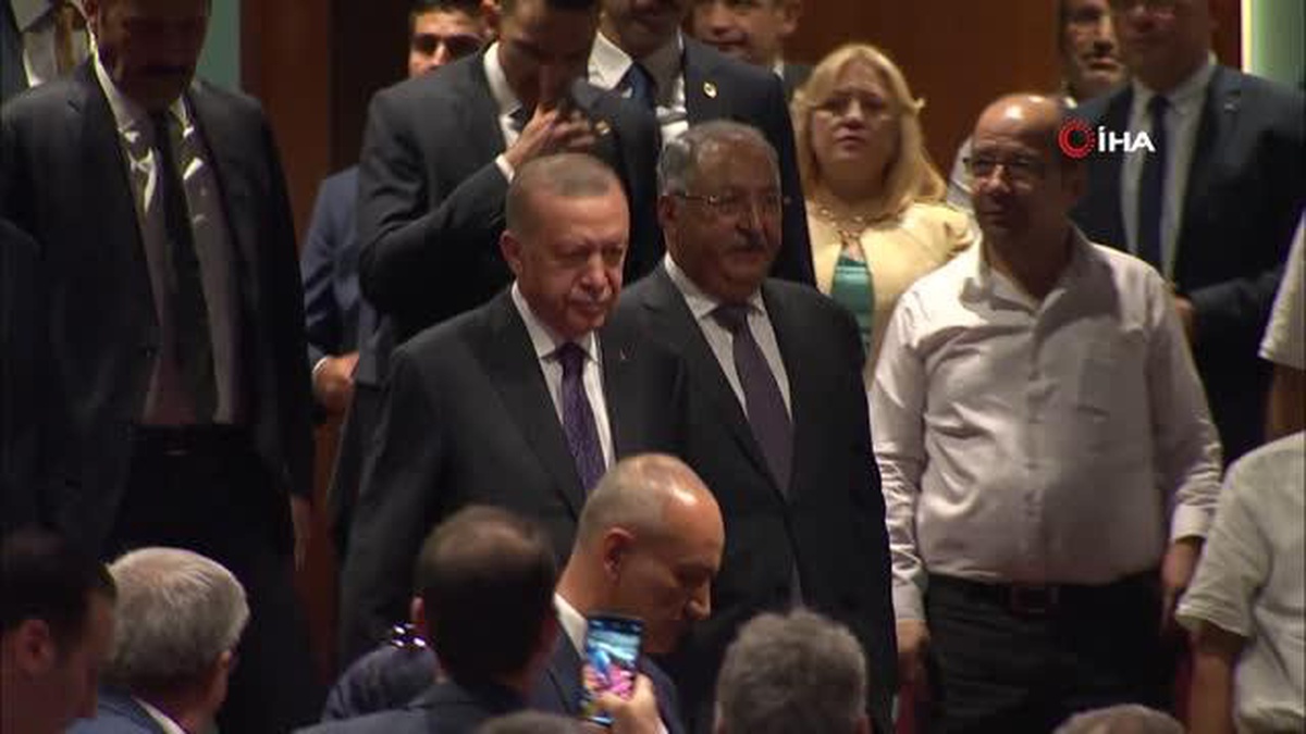 Cumhurbaşkanı Erdoğan: "Eğitimi siyasete meze yapmak doğru yaklaşım değildir"