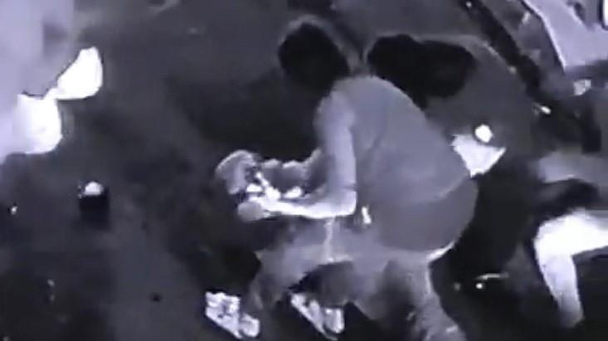 Feci kaza kamerada! Torununun kavgasına bakarken motosiklet çarptı