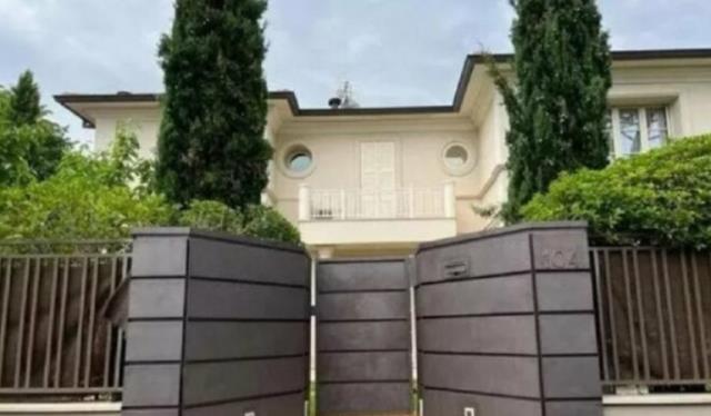 İtalyan basınından olay iddia: Zelenski, Toskana'daki lüks villasını Ruslara kiraladı İtalyan basınından olay iddia: Zelenski, Toskana'daki lüks villasını Ruslara kiraladı