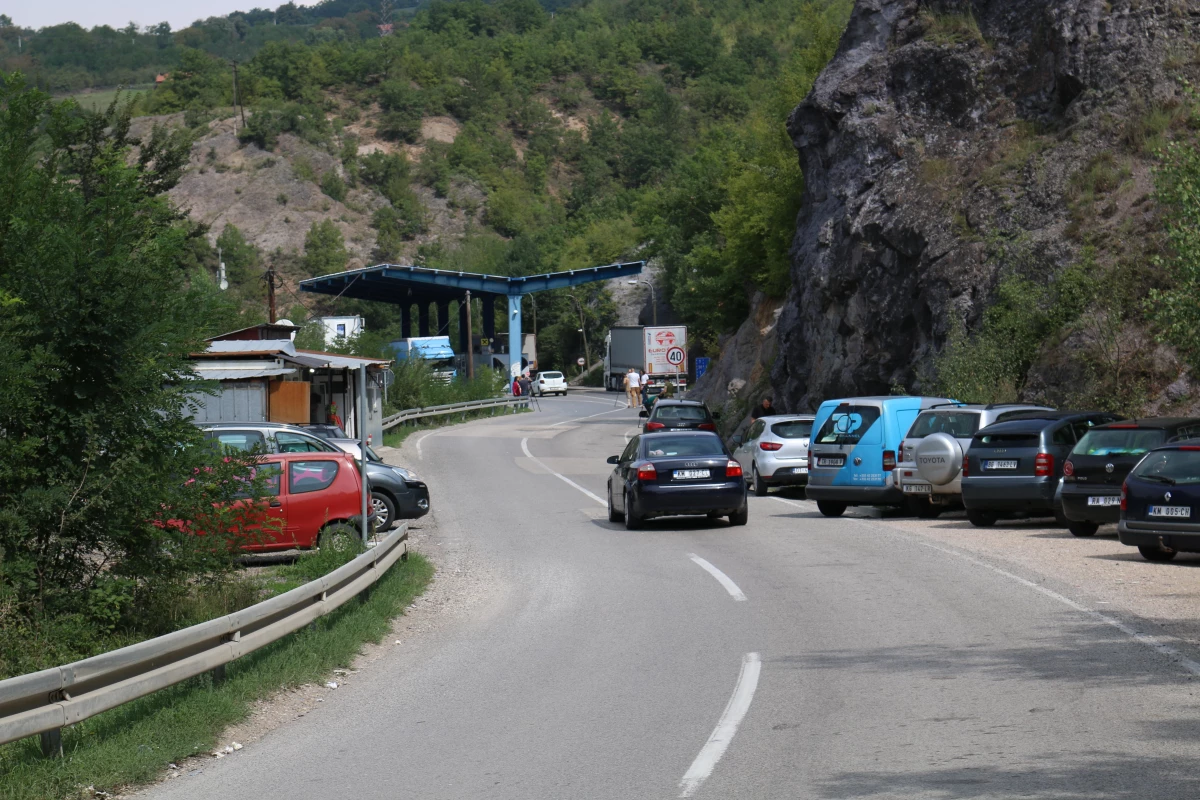 Kosova ile Sırbistan arasında kimlik kartlarıyla seyahat anlaşması uygulanmaya başladı