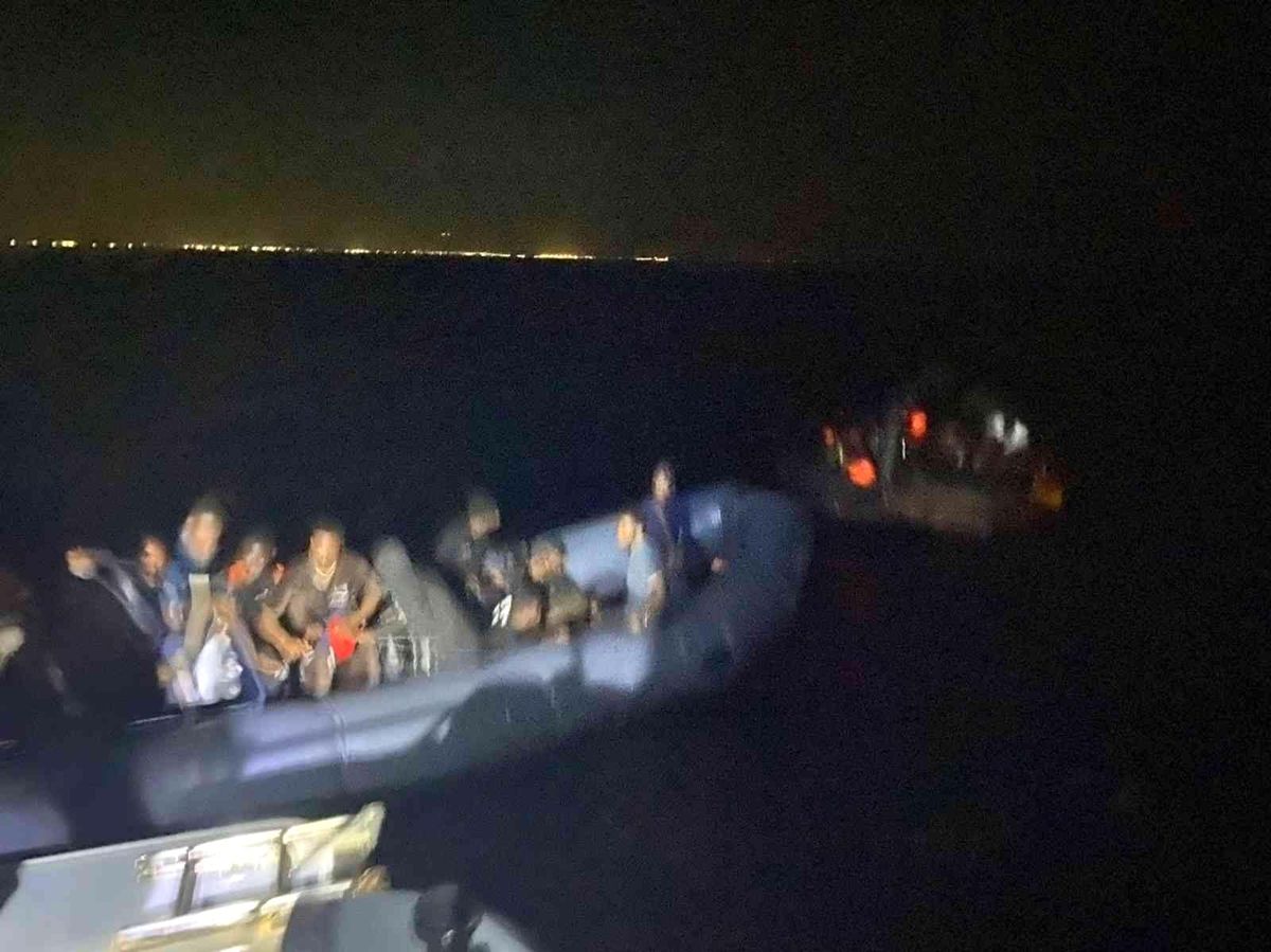 Marmaris\'te 32 düzensiz göçmen kurtarıldı
