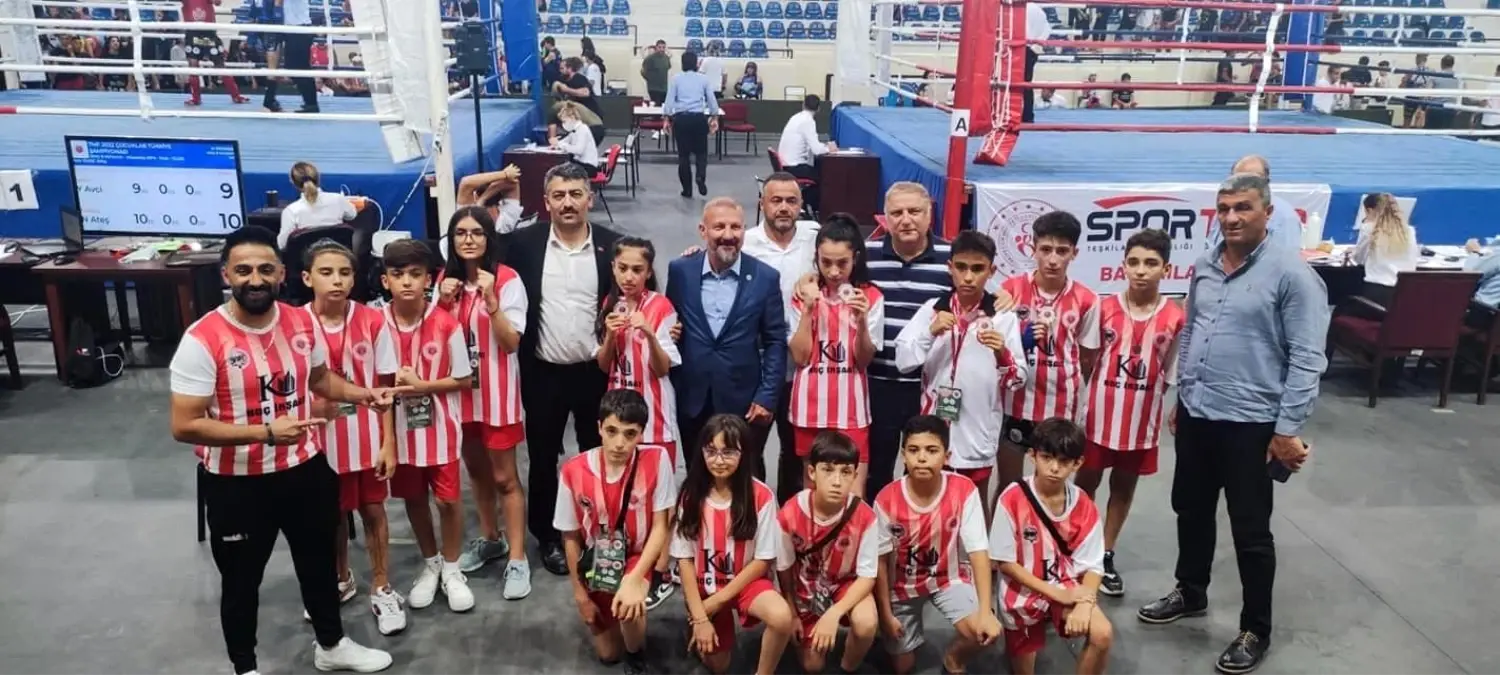 Muay Thai Türkiye Şampiyonasından birincilik ve ikincilikle döndüler