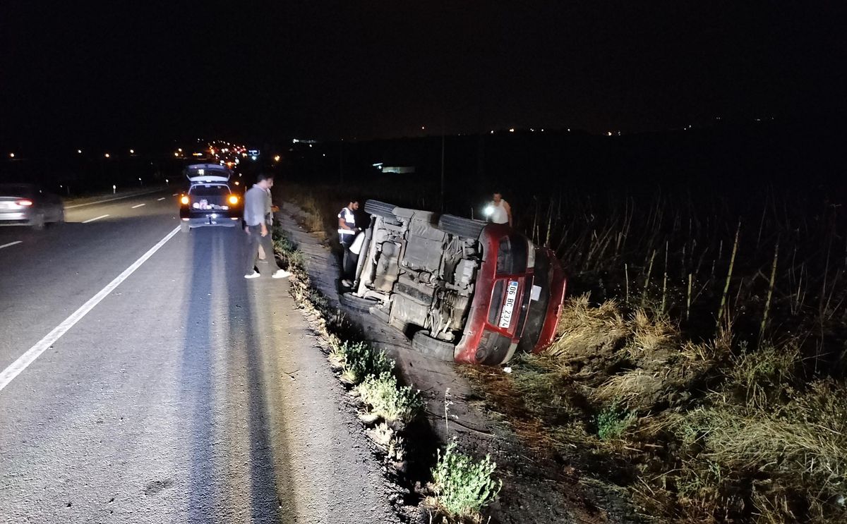 Samsun\'da hafif ticari aracın şarampole devrildiği kazada 7 kişi yaralandı