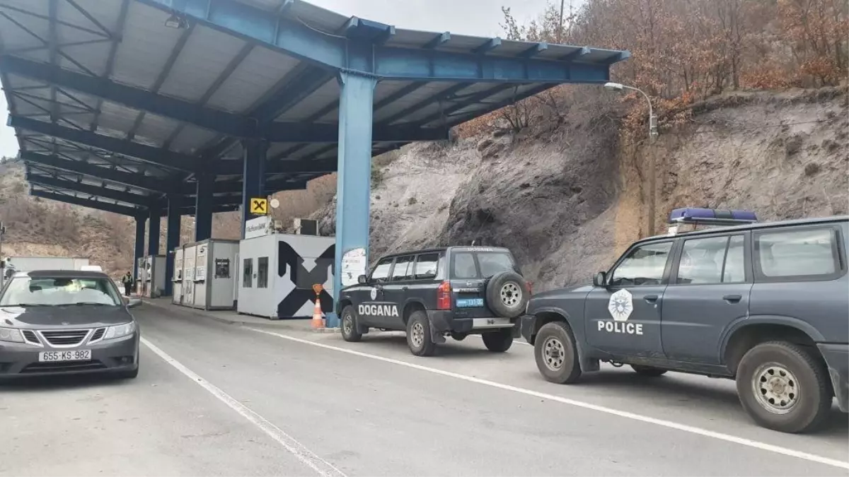 "Sırp plakaları Miloseviç rejiminin mirasıdır. Bu miras, taşımamanız gereken bir yüktür"