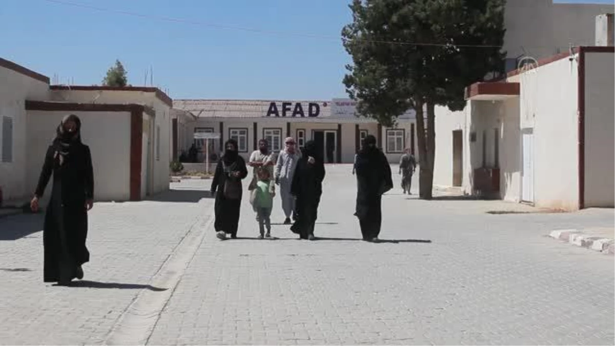 Türk hekimler, Suriye\'nin Tel Abyad ilçesinde 50 hastaya katarakt ameliyatı yaptı