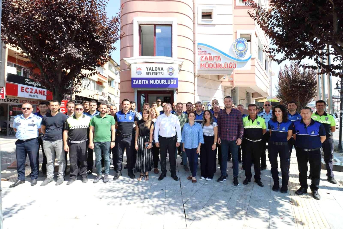 Tutuk, "Yalova için kutsal bir görevi yerine getiriyorlar"