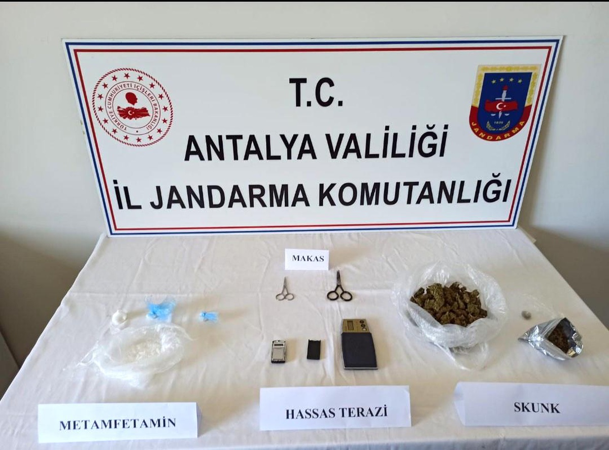 Yurt dışına kaçmayı planlarken, jandarma kıskıvrak yakaladı