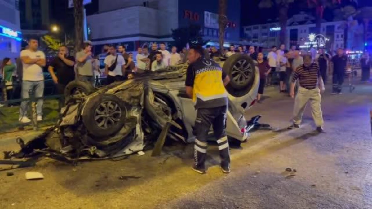 Bursa\'da 3 otomobilin karıştığı kazada biri ağır 2 kişi yaralandı