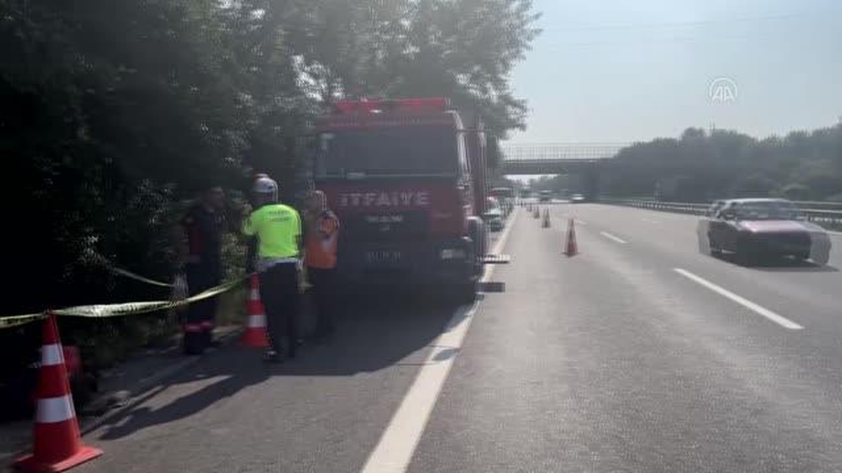 Anadolu Otoyolu\'nun Sakarya kesimindeki trafik kazasında bir kişi öldü, 5 kişi yaralandı