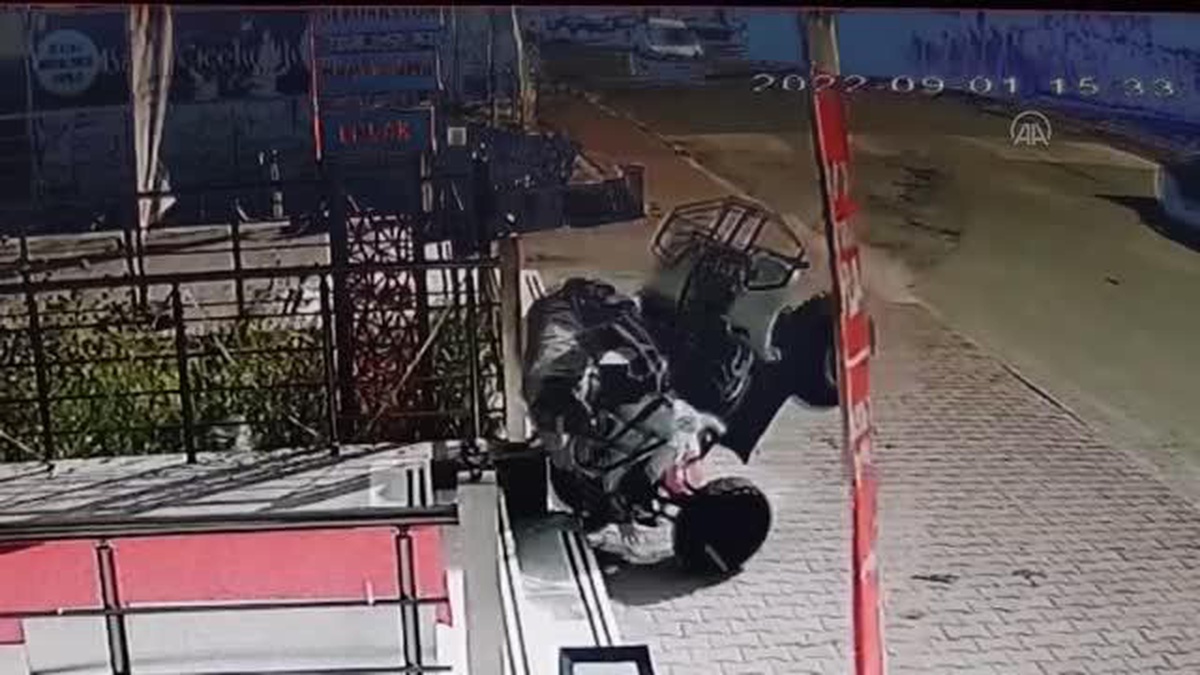 Karabük\'te ATV\'nin duvara çarpması kameraya yansıdı