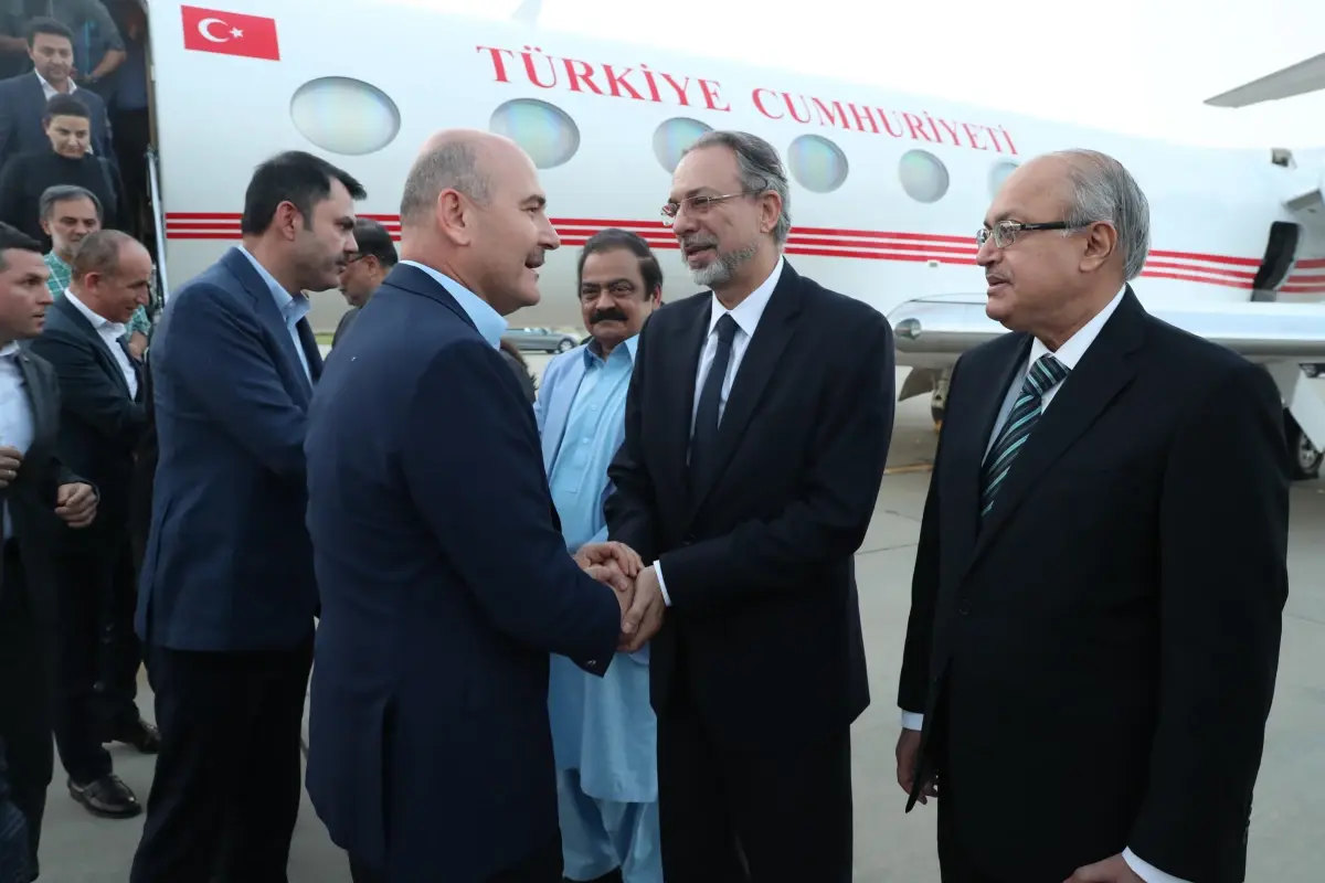 Bakanlar Soylu ve Kurum, sel felaketinin yaşandığı Pakistan'a geldi