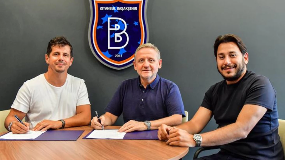 Teknik direktör Emre Belözoğlu, Başakşehir ile yeni sözleşme imzaladı