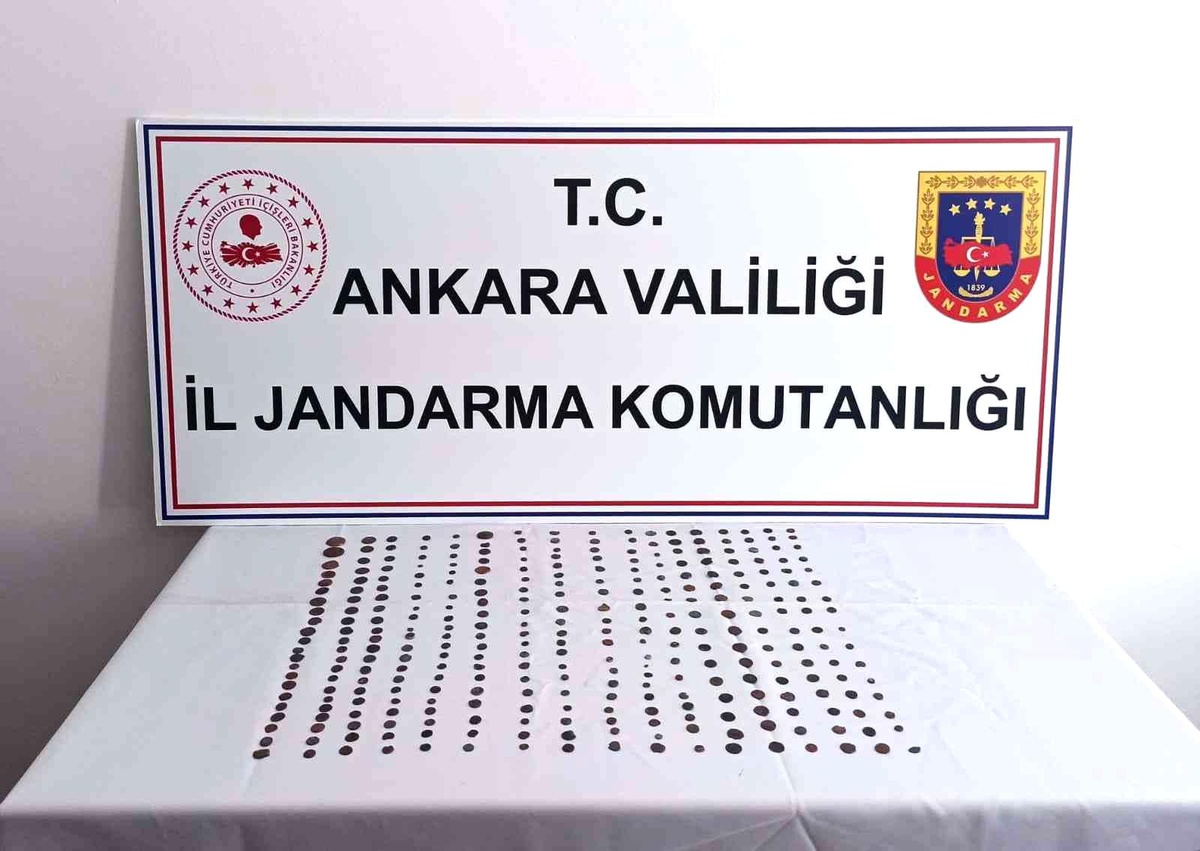 Başkentte tarihi eser kaçakçılarına darbe: 315 sikke ele geçirildi
