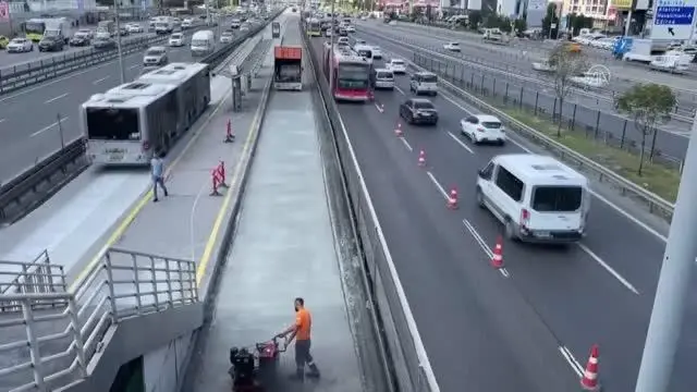 İBB duyurdu! Cevizlibağ Metrobüs Durağı Söğütlüçeşme yönüne kapatıldı