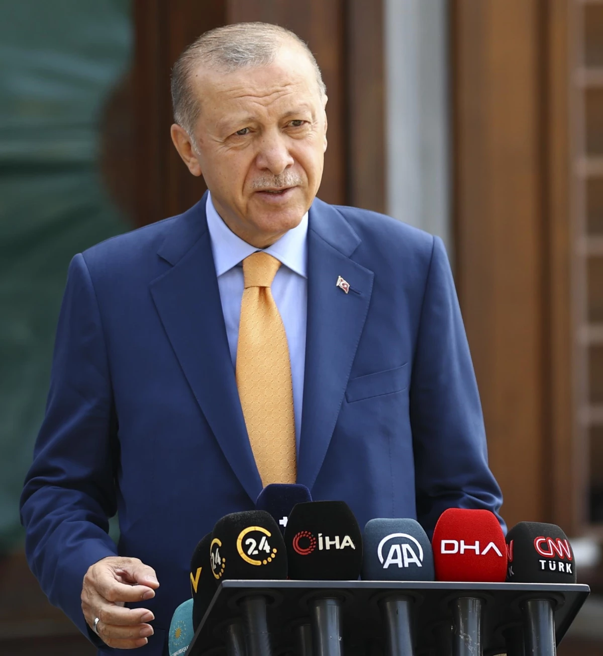 Cumhurbaşkanı Erdoğan, cuma namazı sonrası soruları yanıtladı: (2)