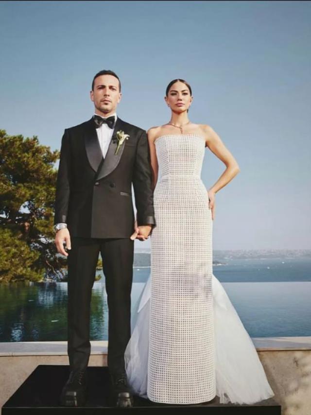 Demet Özdemir gelinliklerine gelen eleştirilere karşı sessizliğini bozdu