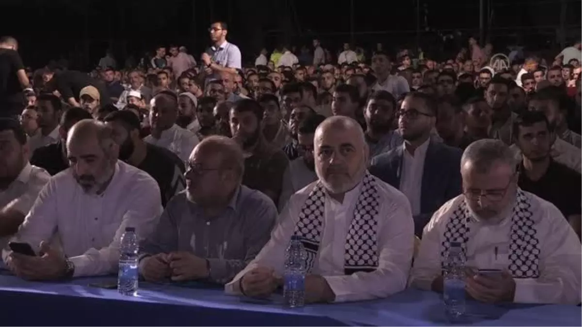 Gazze'de hafızlık eğitimini tamamlayan 581 öğrenci için icazet töreni düzenlendi