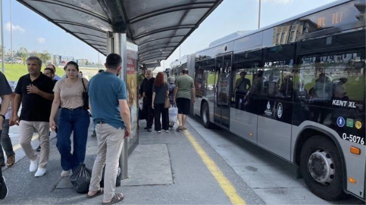 İBB duyurdu! Cevizlibağ Metrobüs Durağı Söğütlüçeşme yönüne kapatıldı