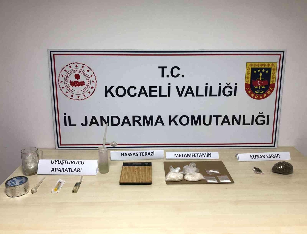 Jandarmadan uyuşturucu operasyonu: 3 gözaltı