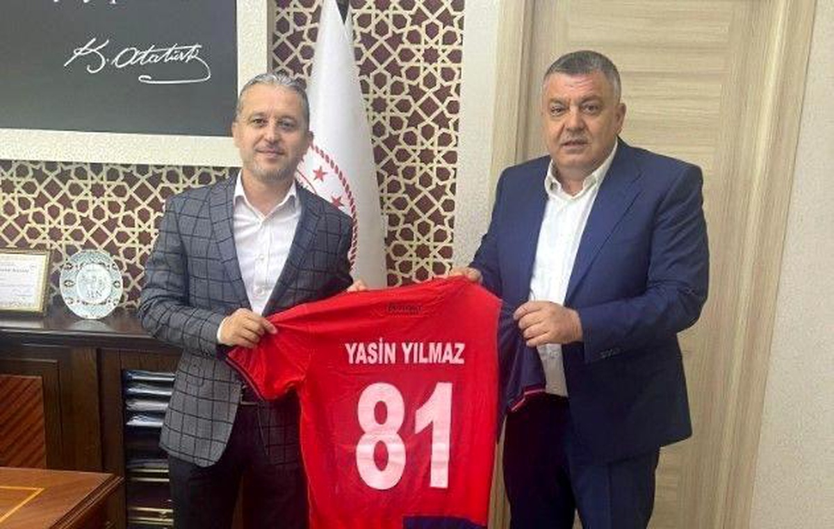 Kapoğlu\'ndan Yasin Yılmaz\'a Düzcespor forması