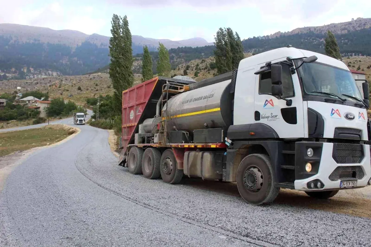 Mersin\'de yol çalışması