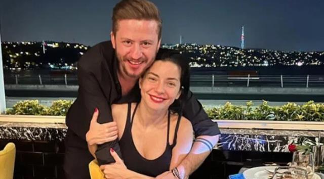 Merve Boluğur, sevgilisi DJ Mert Aydın'dan evlilik teklifi aldı Merve Boluğur, sevgilisi DJ Mert Aydın'dan evlilik teklifi aldı