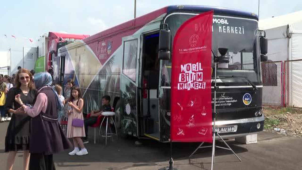 "Mobil Bilim Merkezi" ile kırsalda yaşayan 450 bin çocuğa ulaşıldı