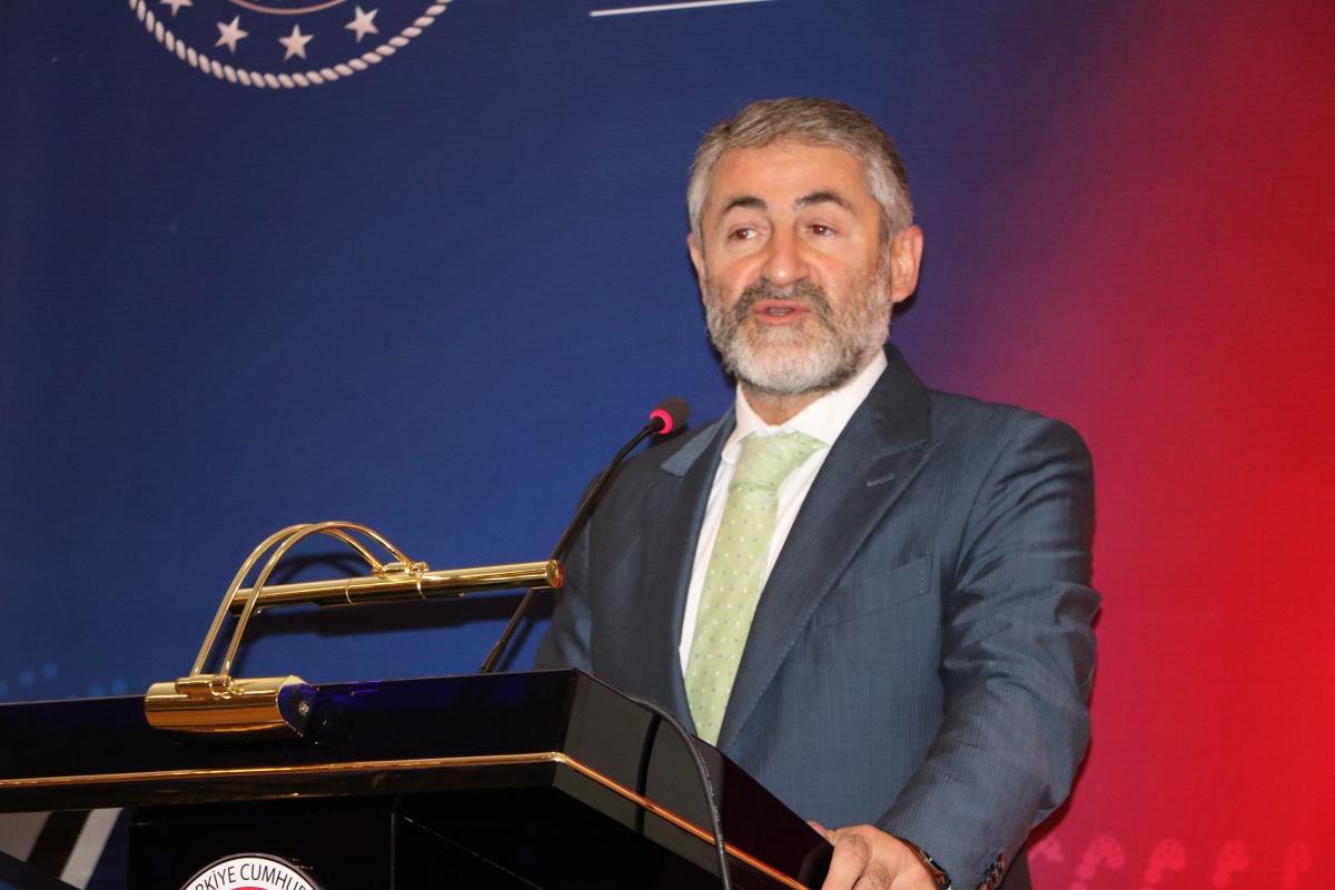 Hazine ve Maliye Bakanı Nureddin Nebati, "Olumsuz küresel koşullar, zayıf dış talep ve ABD doları lehine gelişen parite etkisine rağmen ihracatımız...