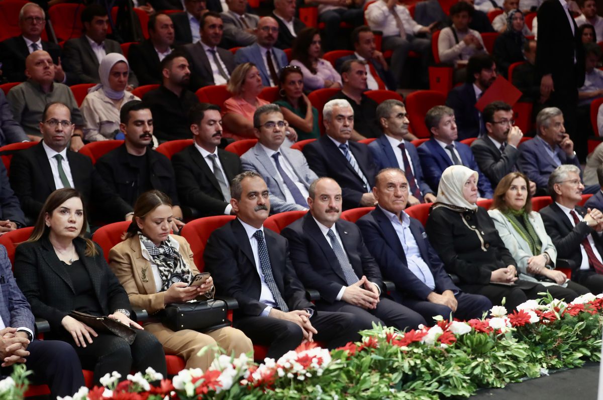 Sanayi ve Teknoloji Bakanı Varank: '100 organize sanayi bölgesinde anaokullarının açılmasını hedefliyoruz'