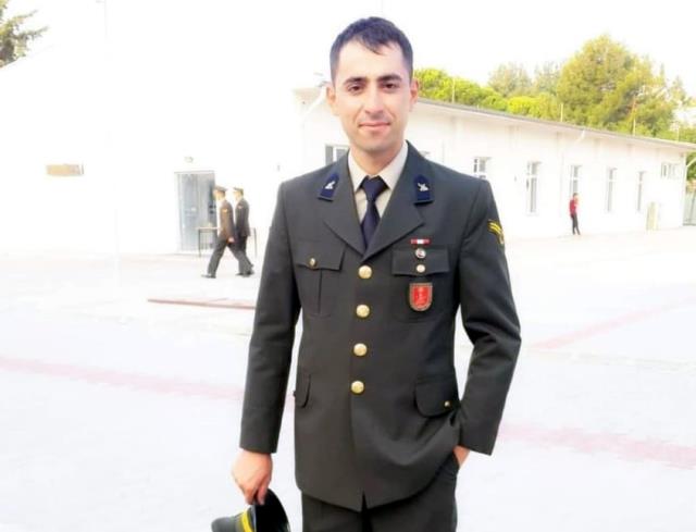 Şehit Astsubay Okan Meteöz son yolculuğuna uğurlandı Şehit Astsubay Okan Meteöz son yolculuğuna uğurlandı