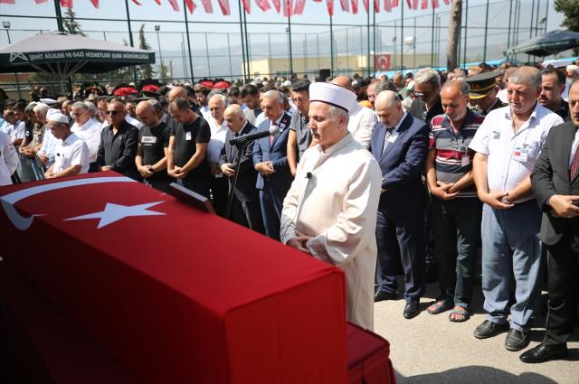 Şehit Astsubay Okan Meteöz son yolculuğuna uğurlandı Şehit Astsubay Okan Meteöz son yolculuğuna uğurlandı