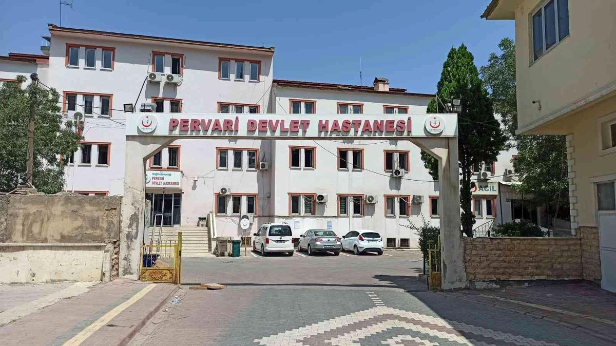 Siirt\'te motosiklet devrildi: 3 yaralı