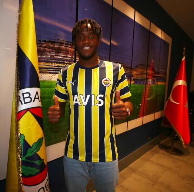 Son Dakika: Michy Batshuayi resmen Fenerbahçe'de! İşte bonservis ücreti Son Dakika: Michy Batshuayi resmen Fenerbahçe'de! İşte bonservis ücreti