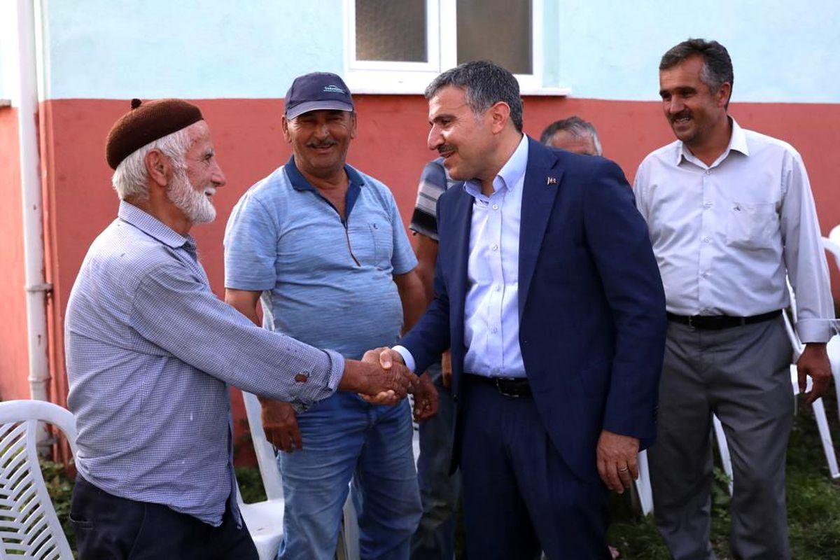 Vali Atay, Yığılca\'da ki köylülerle buluştu