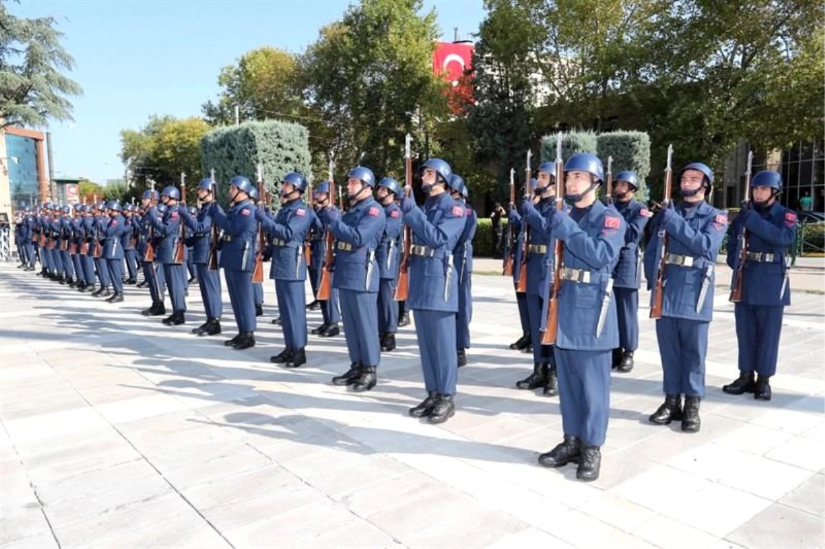 Valilik Meydanı\'nda düşman işgalinden kurtuluşunun yıl dönümü kutlandı