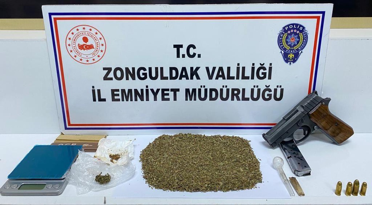 Zonguldak\'ta uyuşturucu operasyonunda yakalanan 3 zanlıdan biri tutuklandı