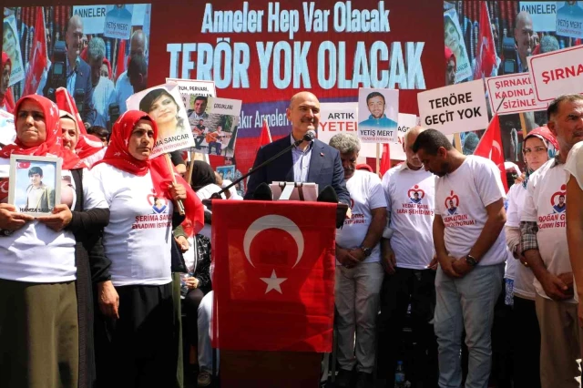 4 yıldır evlat nöbetinde olan aileler vatandaşa kepenk kapatan HDP'nin kepengini kapattı