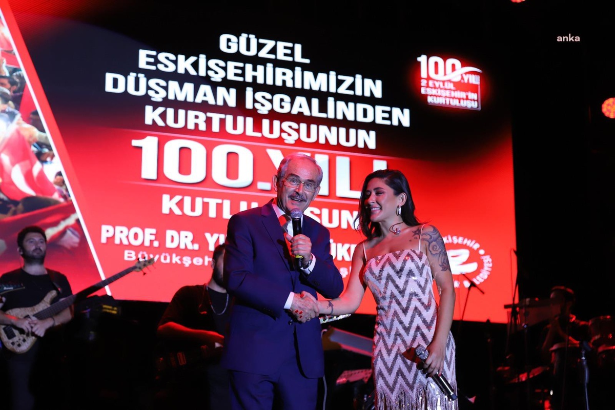 Eskişehir\'de Tarihi Geceye Melek Mosso İmzası