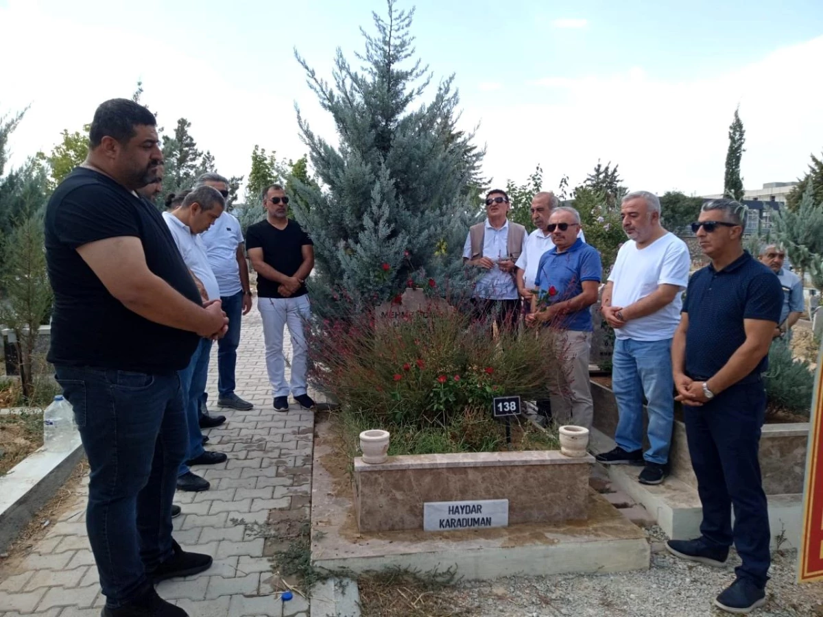 Malatya Gazeteciler Cemiyeti kurucusu Karaduman mezarı başında anıldı