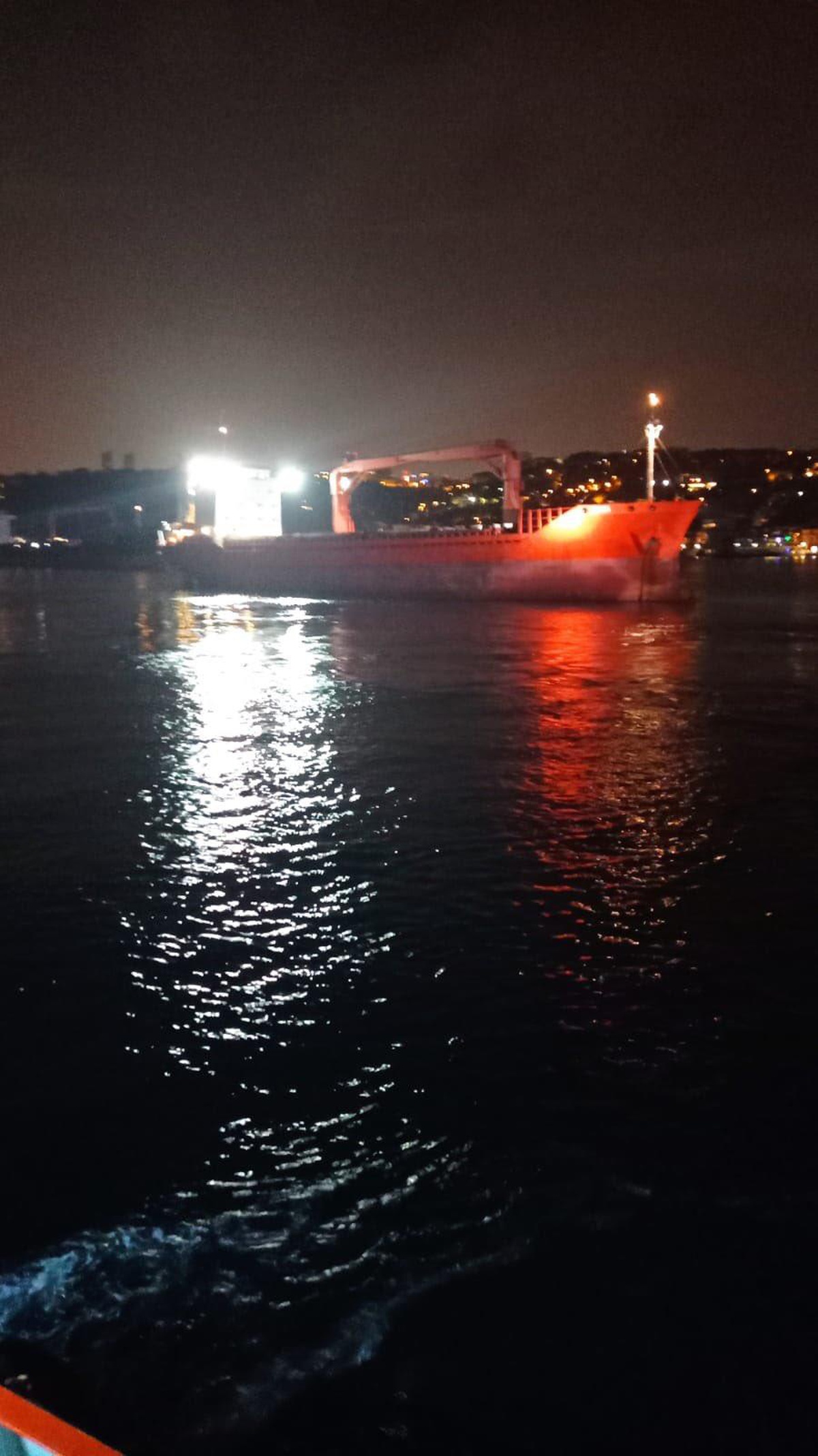 İstanbul Boğazı\'nda gemi trafiği askıya alındı